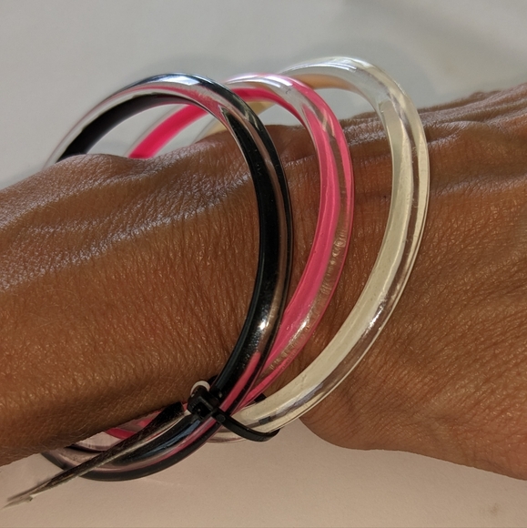 NOS VTG LUCITE BANGLE SET - Picture 5 of 9